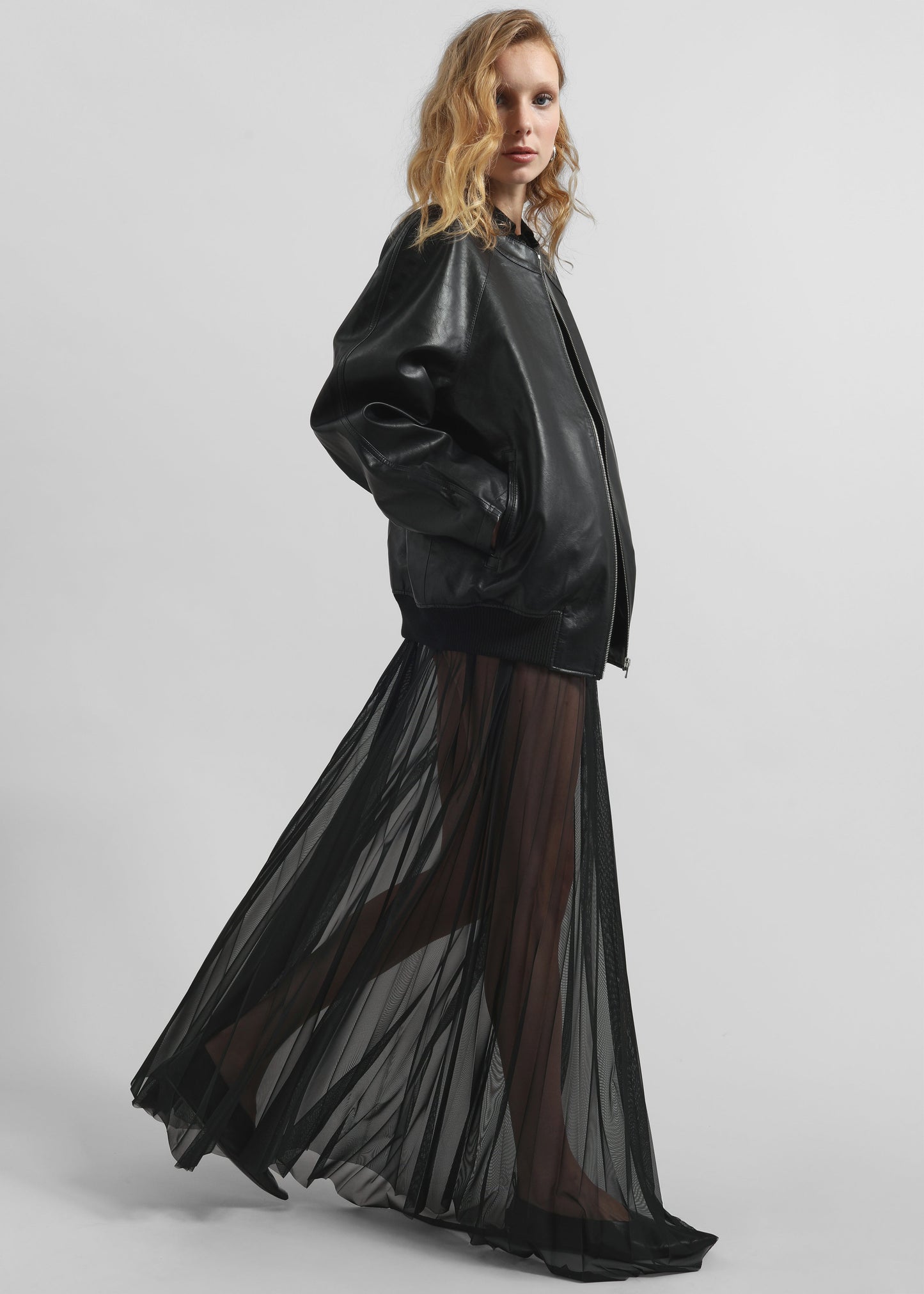 Vallen Pleated Mesh Maxi Skirt - Black